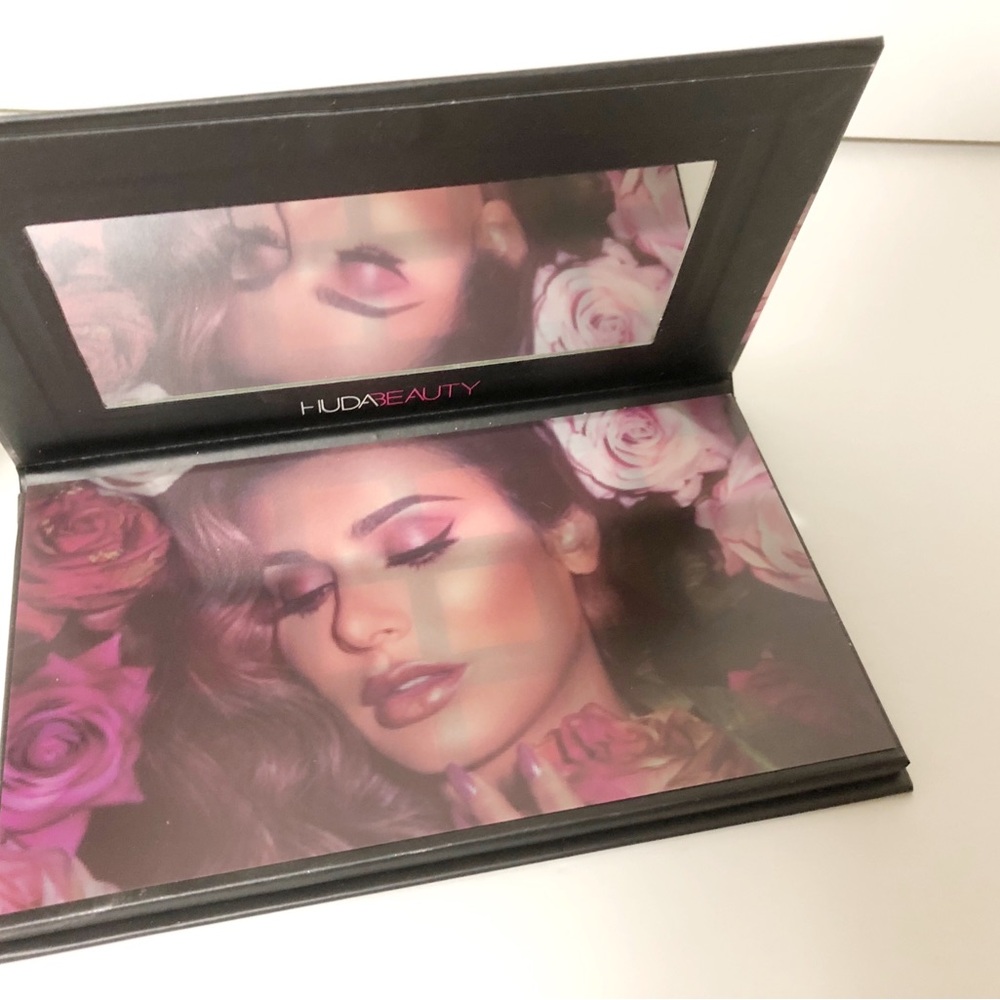 🌸New Huda Beauty Rose Gold Remastered Eyeshadow Palette - Picture 3 of 4